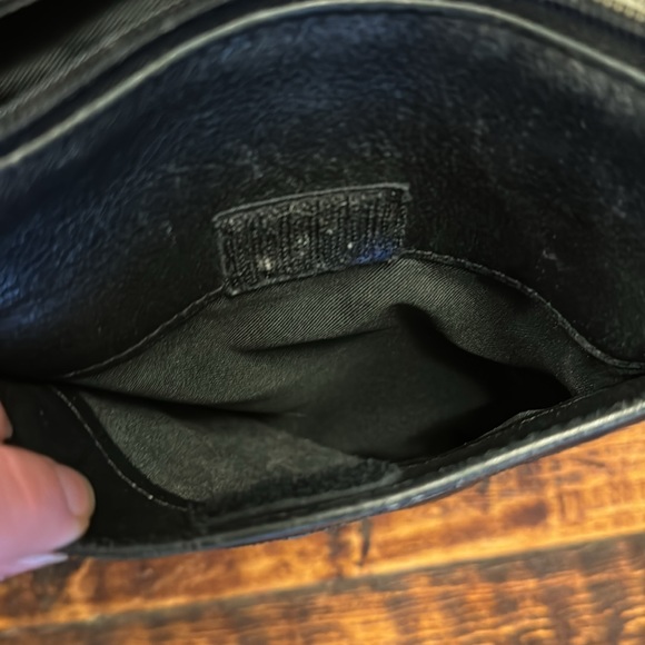 Vintage Genuine Leather Crossbody Black Bag Made in Columbia - Picture 9 of 12